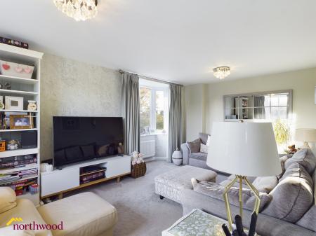 4 bedroom Semi-detached house to let in The Robins, Adderbury, OX17