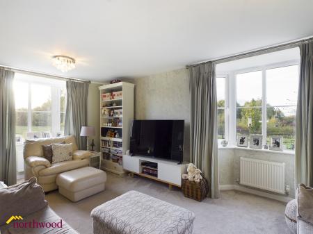 4 bedroom Semi-detached house to let in The Robins, Adderbury, OX17