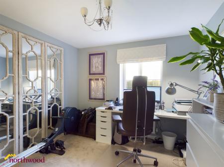 4 bedroom Semi-detached house to let in The Robins, Adderbury, OX17