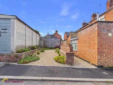 3 bedroom Maisonette to let in Broughton Road, Banbury, OX16