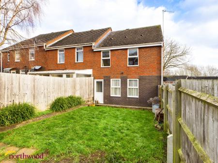 3 bedroom End of terrace house for sale in Hearthway, Banbury, OX16
