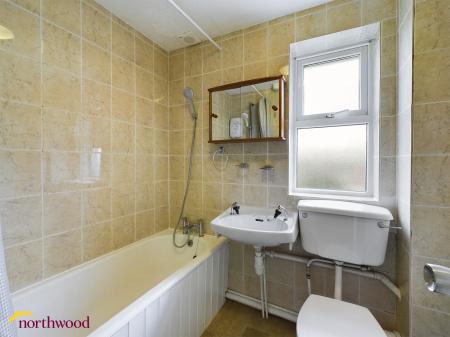 3 bedroom End of terrace house for sale in Hearthway, Banbury, OX16