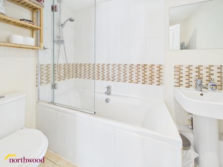 2 bedroom Flat for sale in Church Lane, Banbury, OX16
