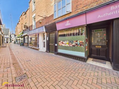2 bedroom Flat for sale in Church Lane, Banbury, OX16