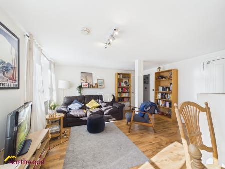 2 bedroom Flat for sale in Church Lane, Banbury, OX16
