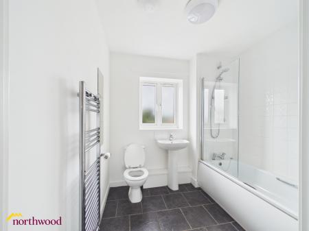 2 bedroom Flat to let in Wardington Road, Banbury, OX16