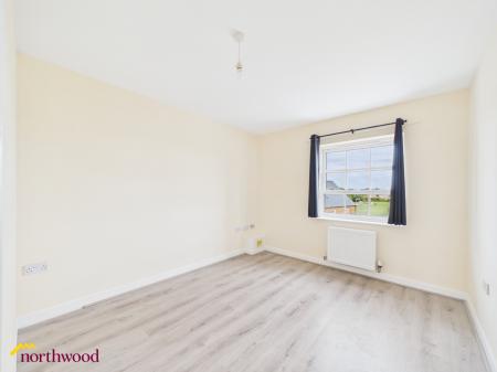 2 bedroom Flat to let in Wardington Road, Banbury, OX16