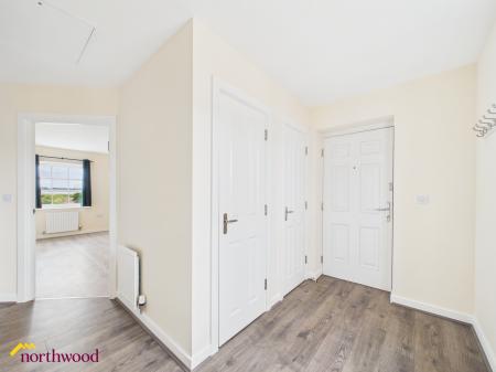 2 bedroom Flat to let in Wardington Road, Banbury, OX16