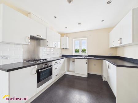 2 bedroom Flat to let in Wardington Road, Banbury, OX16