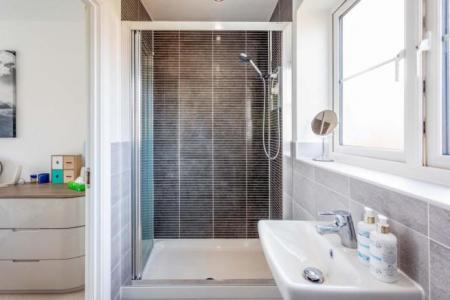 3 bedroom Detached house to let in Bramble Crescent, Bodicote, OX15