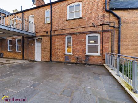 2 bedroom Flat to let in White Lion Walk, Banbury Town Centre