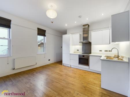 2 bedroom Flat to let in White Lion Walk, Banbury Town Centre