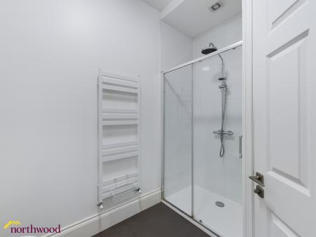 2 bedroom Flat to let in White Lion Walk, Banbury Town Centre