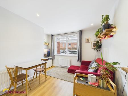 1 bedroom Flat for sale in George Street, Banbury, OX16