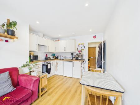 1 bedroom Flat for sale in George Street, Banbury, OX16