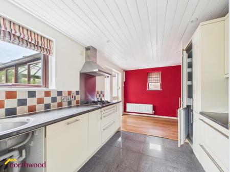 4 bedroom Link detached house for sale in Foscote Rise, Banbury, OX16