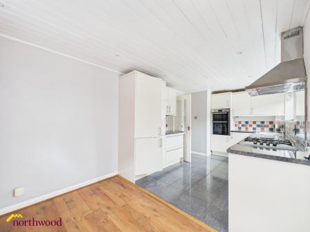 4 bedroom Link detached house for sale in Foscote Rise, Banbury, OX16