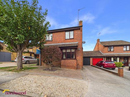 4 bedroom Link detached house for sale in Foscote Rise, Banbury, OX16