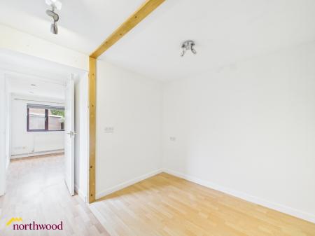 4 bedroom Link detached house for sale in Foscote Rise, Banbury, OX16