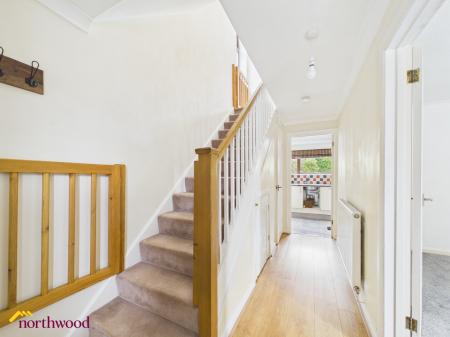 4 bedroom Link detached house for sale in Foscote Rise, Banbury, OX16