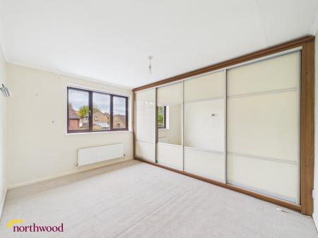 4 bedroom Link detached house for sale in Foscote Rise, Banbury, OX16
