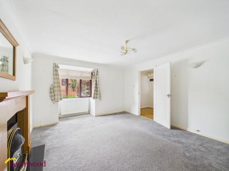 4 bedroom Link detached house for sale in Foscote Rise, Banbury, OX16