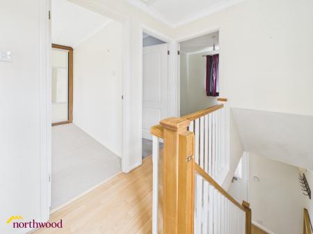 4 bedroom Link detached house for sale in Foscote Rise, Banbury, OX16