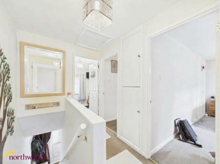 3 bedroom Semi-detached house for sale in Woodgreen Avenue, Banbury, OX16