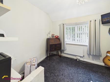 3 bedroom Semi-detached house for sale in Woodgreen Avenue, Banbury, OX16