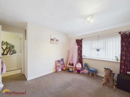 3 bedroom Semi-detached house for sale in Woodgreen Avenue, Banbury, OX16