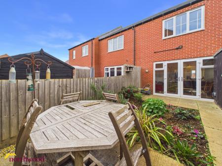 2 bedroom End of terrace house for sale in Swift Drive, Banbury, OX15