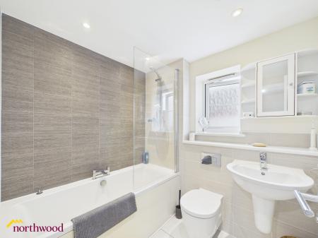 2 bedroom End of terrace house for sale in Swift Drive, Banbury, OX15