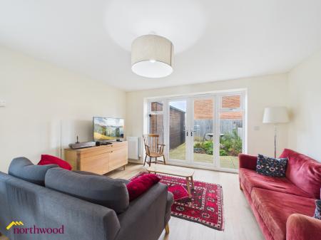 2 bedroom End of terrace house for sale in Swift Drive, Banbury, OX15