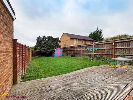 3 bedroom End of terrace house for sale in Grimsbury Green, Banbury, OX16