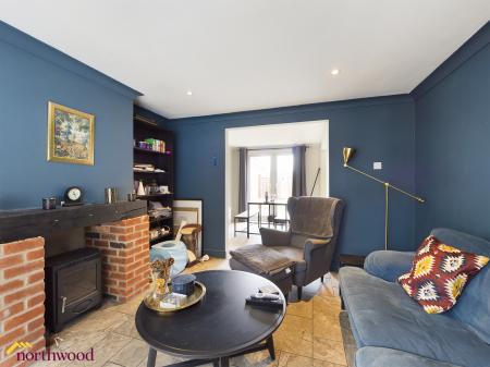 3 bedroom End of terrace house for sale in Grimsbury Green, Banbury, OX16