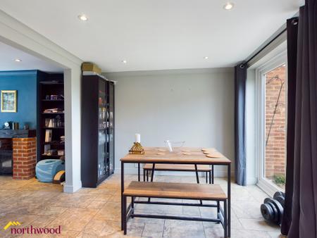 3 bedroom End of terrace house for sale in Grimsbury Green, Banbury, OX16