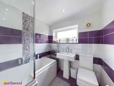 3 bedroom End of terrace house for sale in Grimsbury Green, Banbury, OX16