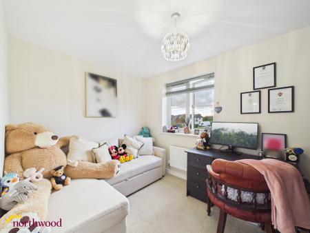 2 bedroom Semi-detached house for sale in De la Warr Drive, Banbury, OX16