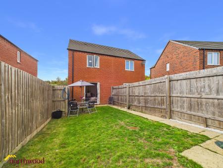 2 bedroom Semi-detached house for sale in De la Warr Drive, Banbury, OX16