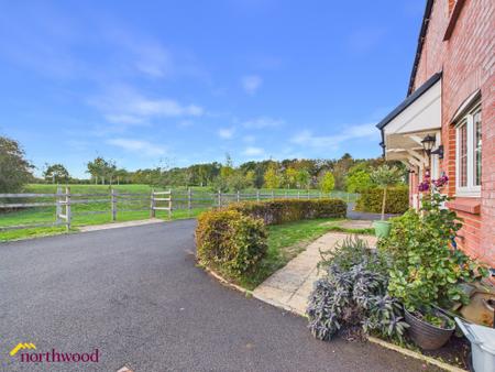 2 bedroom Semi-detached house for sale in De la Warr Drive, Banbury, OX16