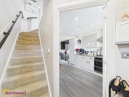 2 bedroom Semi-detached house for sale in De la Warr Drive, Banbury, OX16