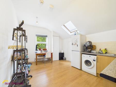 2 bedroom Flat to let in Parsons Street, Banbury, OX16
