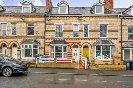 3 bedroom Flat for sale in 32 Sticklepath Terrace, Sticklepath, Barnstaple, EX31