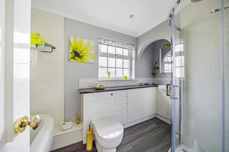 4 bedroom Detached house for sale in Lower Cross Road, Barnstaple, EX31