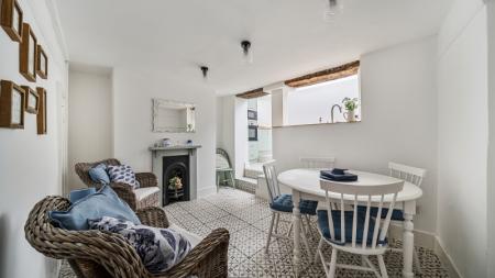 2 bedroom Terraced House for sale in New Street, Appledore, EX39