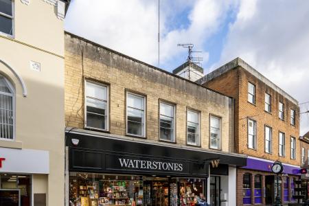 2 bedroom Flat to let in High Street, Barnstaple, EX31