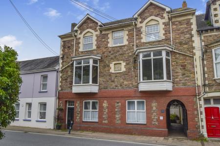 1 bedroom Flat to let in High Street, Combe Martin, Ilfracombe, EX34