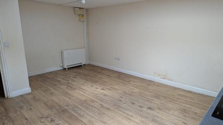 2 bedroom Flat to let in Maiden Street, Barnstaple, EX31