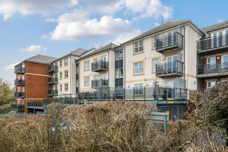 2 bedroom Flat for sale in Cleave Road, Sticklepath, EX31