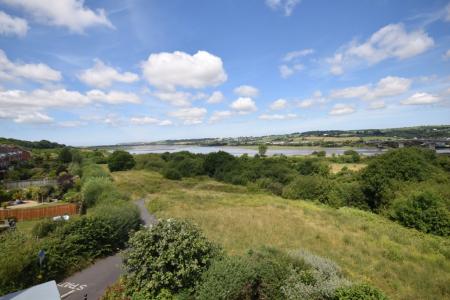 2 bedroom Flat for sale in Cleave Road, Sticklepath, EX31